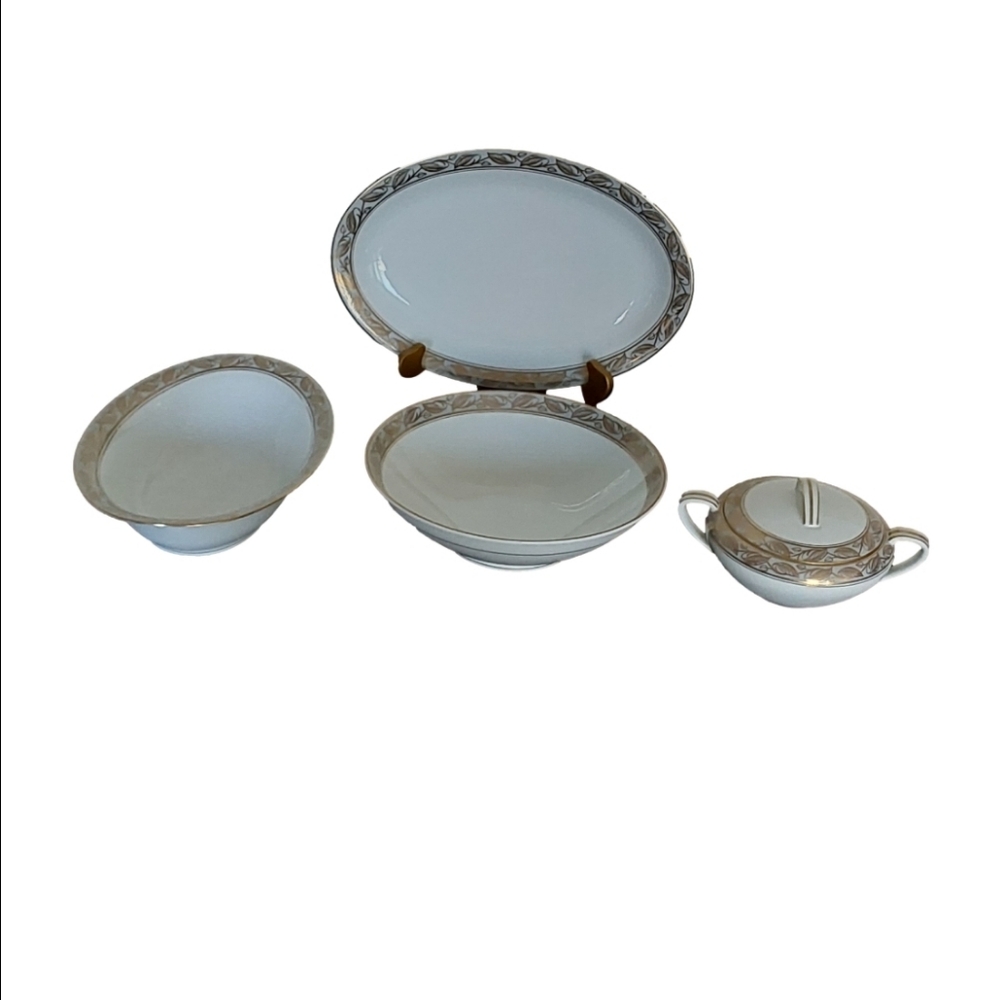 Noritake 5272 "Greta" Gold Wreath 4 PC Hostess (set includes a platter, bowl...)